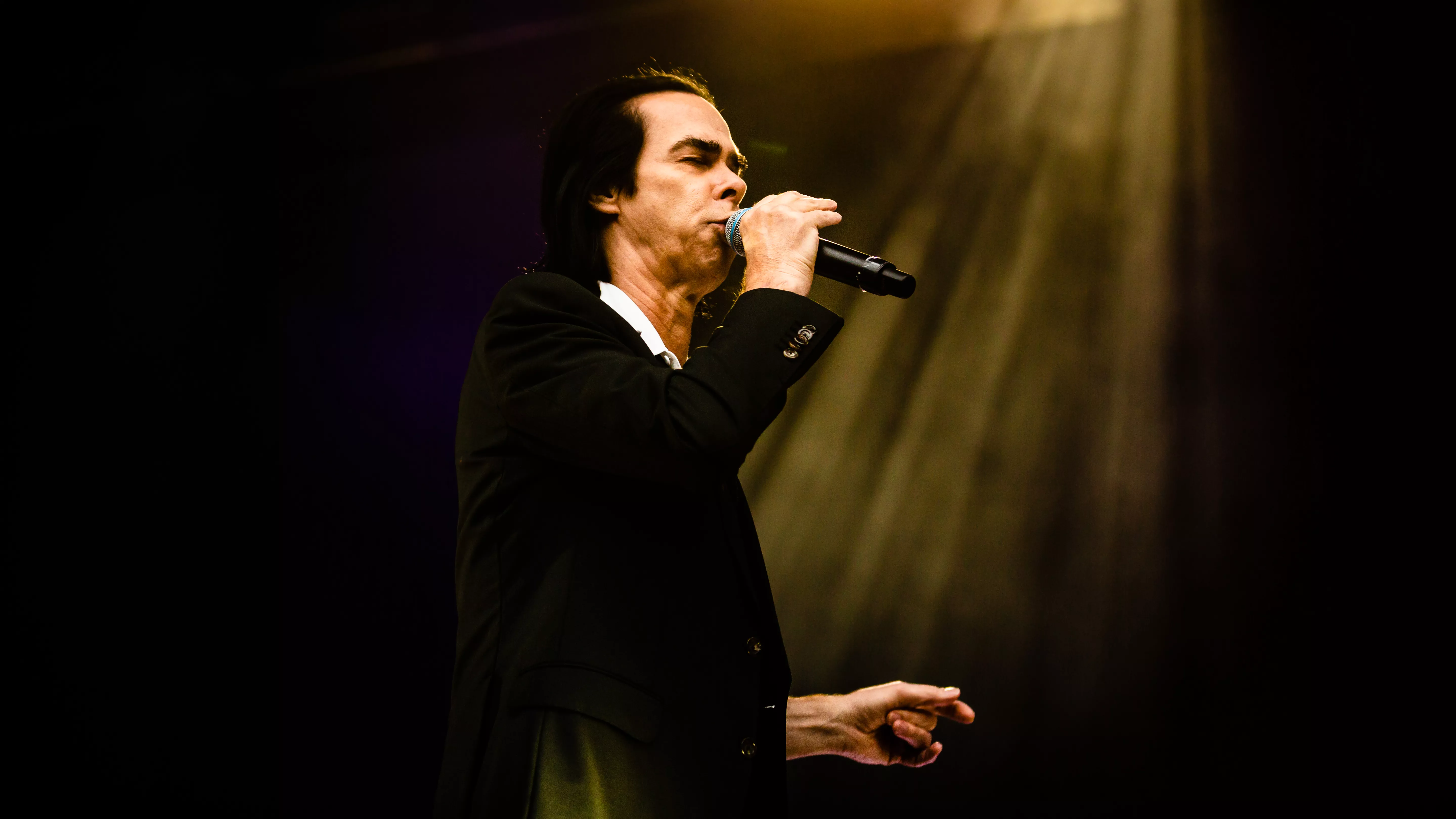Nick Cave giver solokoncert online