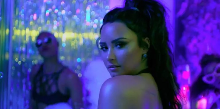 Stærk og frygtløs ung diva til Danmark 