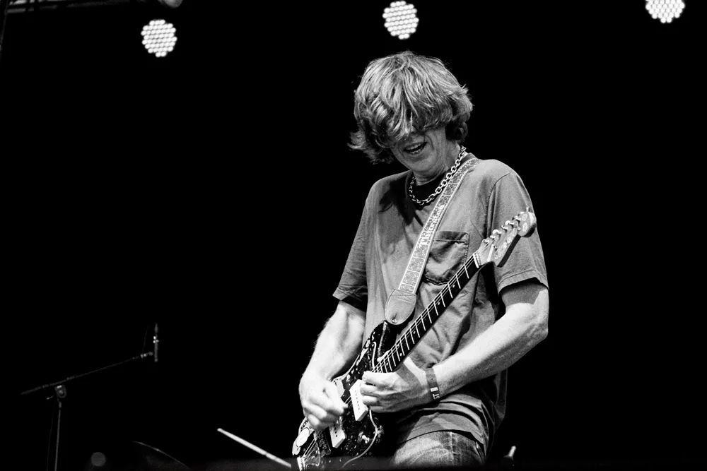 Banbrytande gitarrist till Sverige