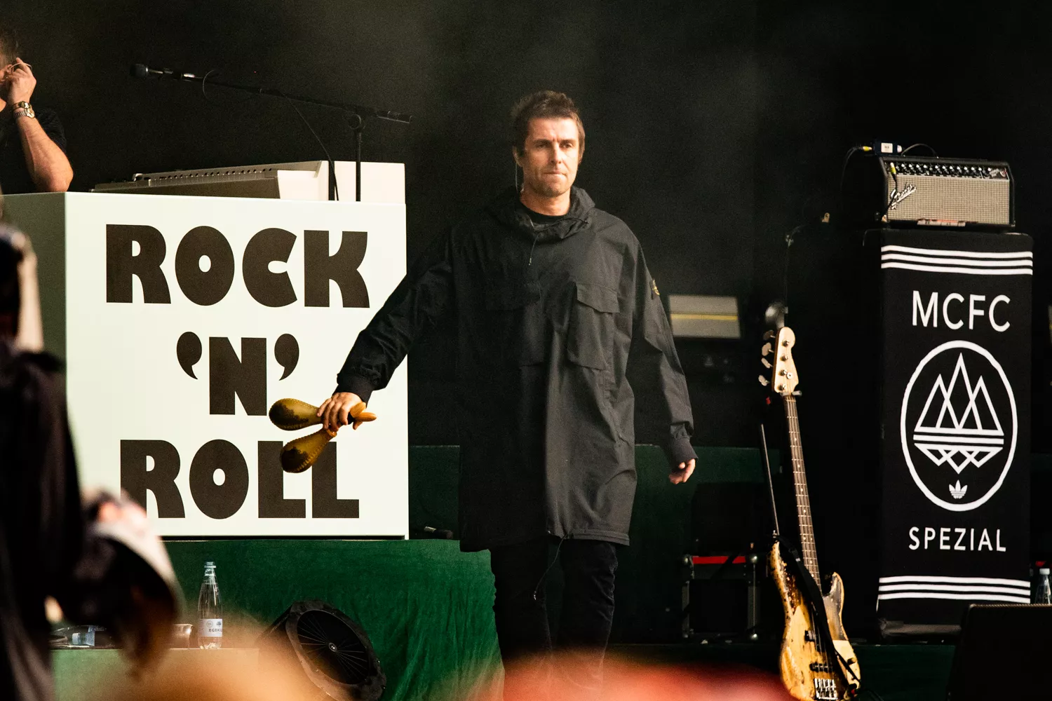 Anmeldelse: Milde toner fra den yngste Gallagher – i hvert fald på plade