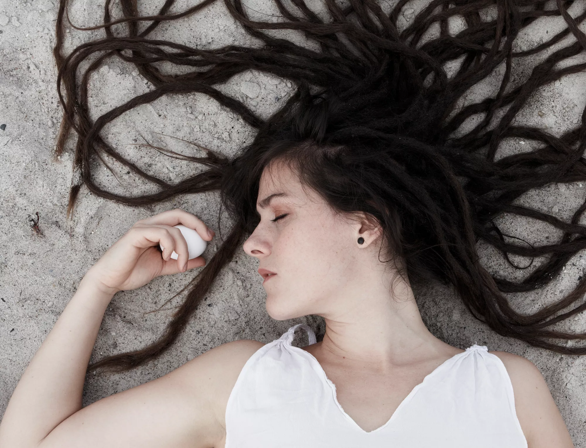 White Flag Society guider dig igennem deres debut