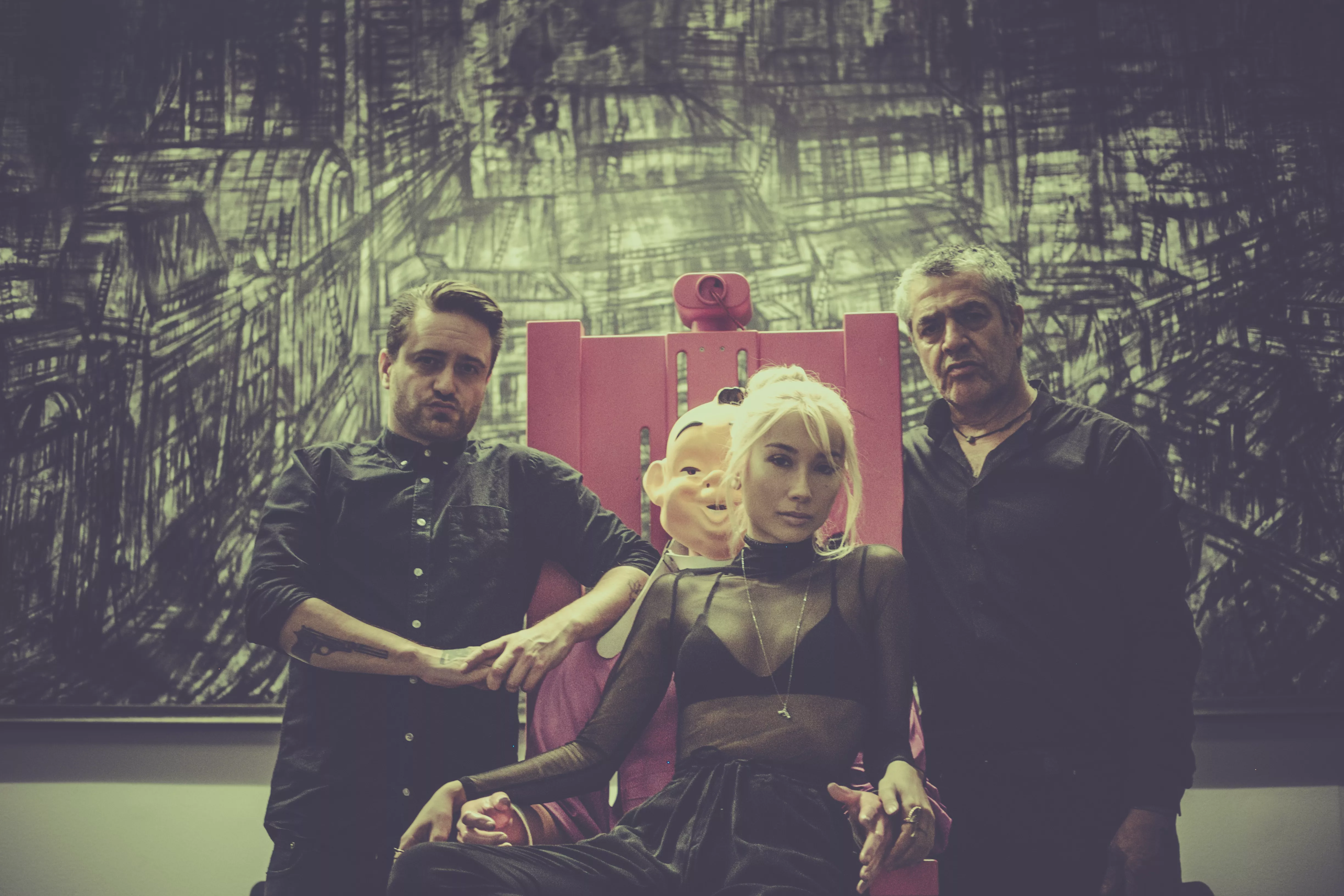 PREMIERE: Provokunstner-projekt klar med Tarantino-agtig musikvideo