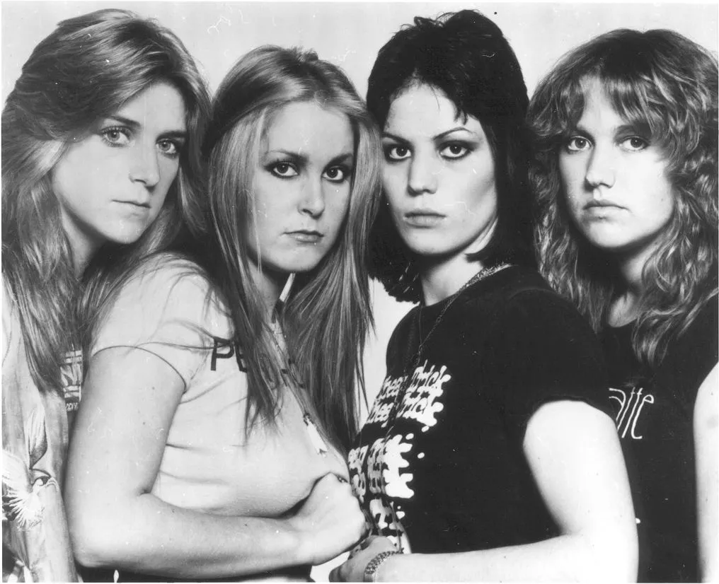 Se filmen The Runaways på Spot