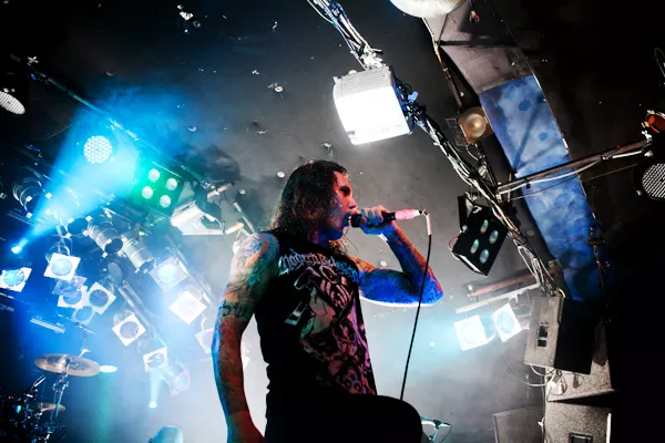 VIDEO: As I Lay Dying diskuterer tilbagevendt sangers fængselsstraf