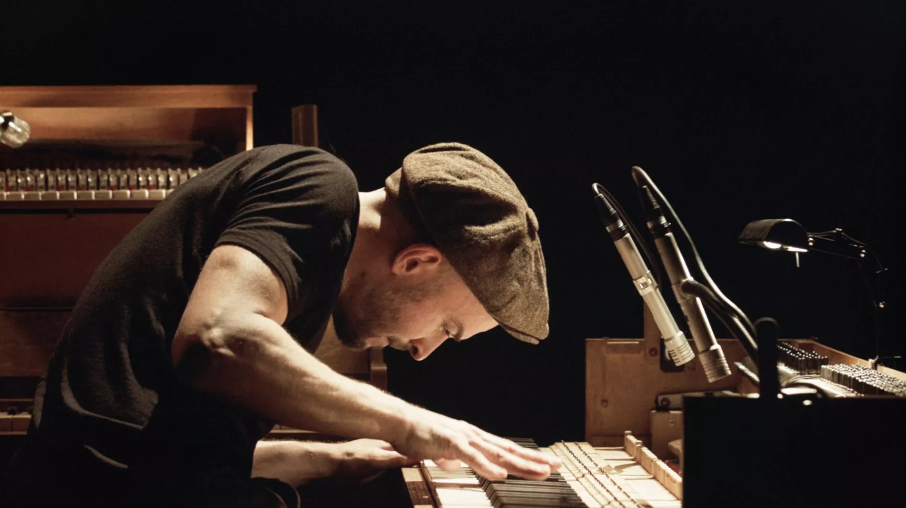 Nils Frahm giver koncert i Danmark