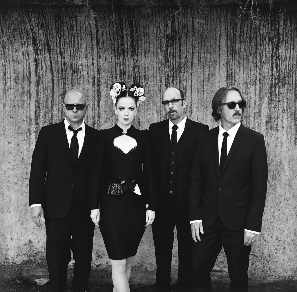 Garbage forærer ny single væk