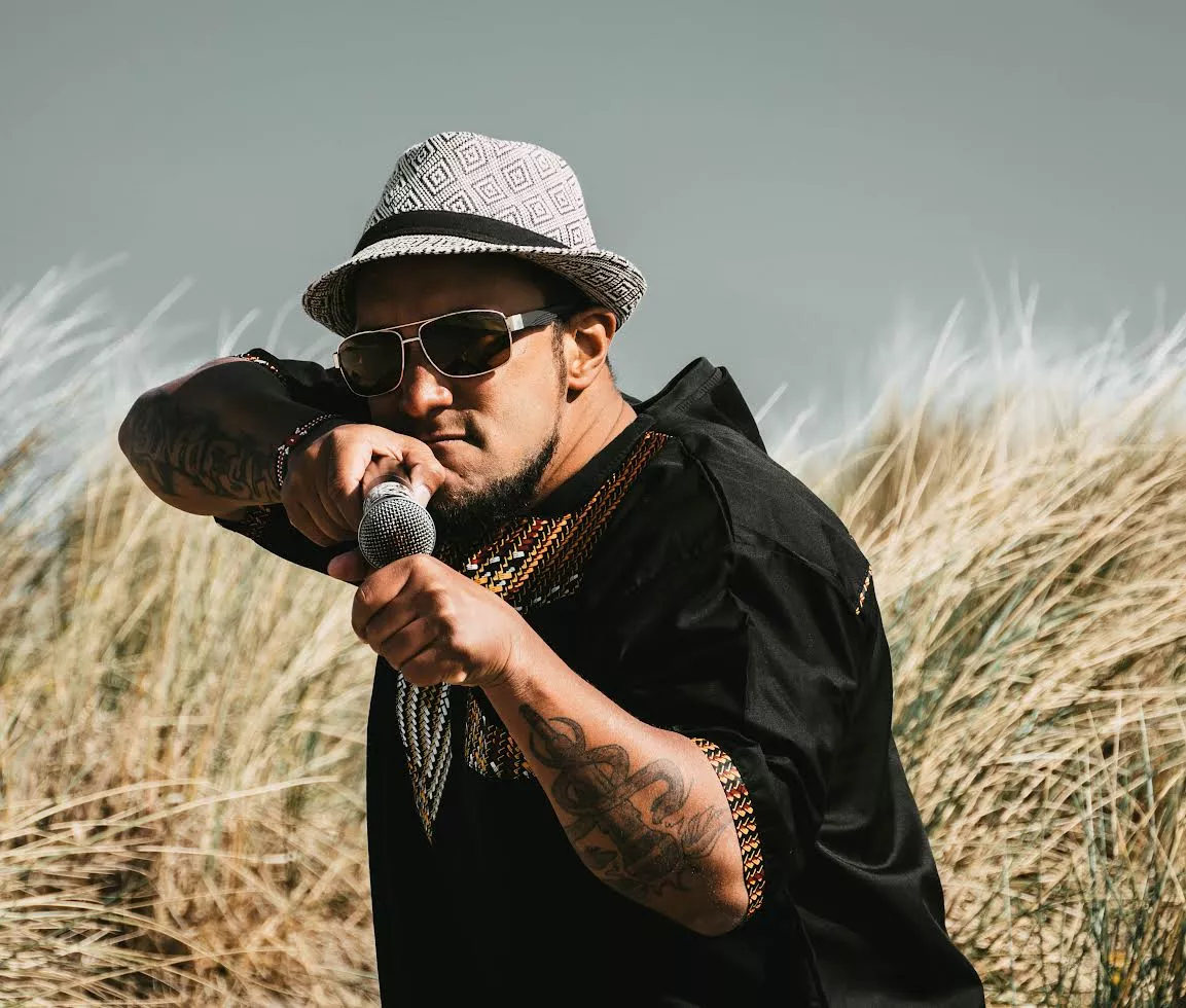 ANMELDELSE: Solid dansk hiphop med globalt udsyn