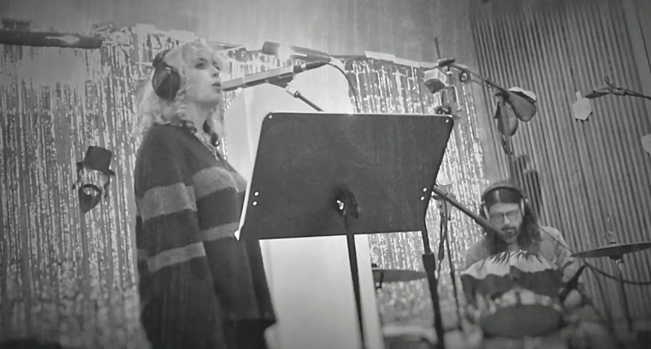 Se Dave Grohl og datteren tolke Amy Winehouse