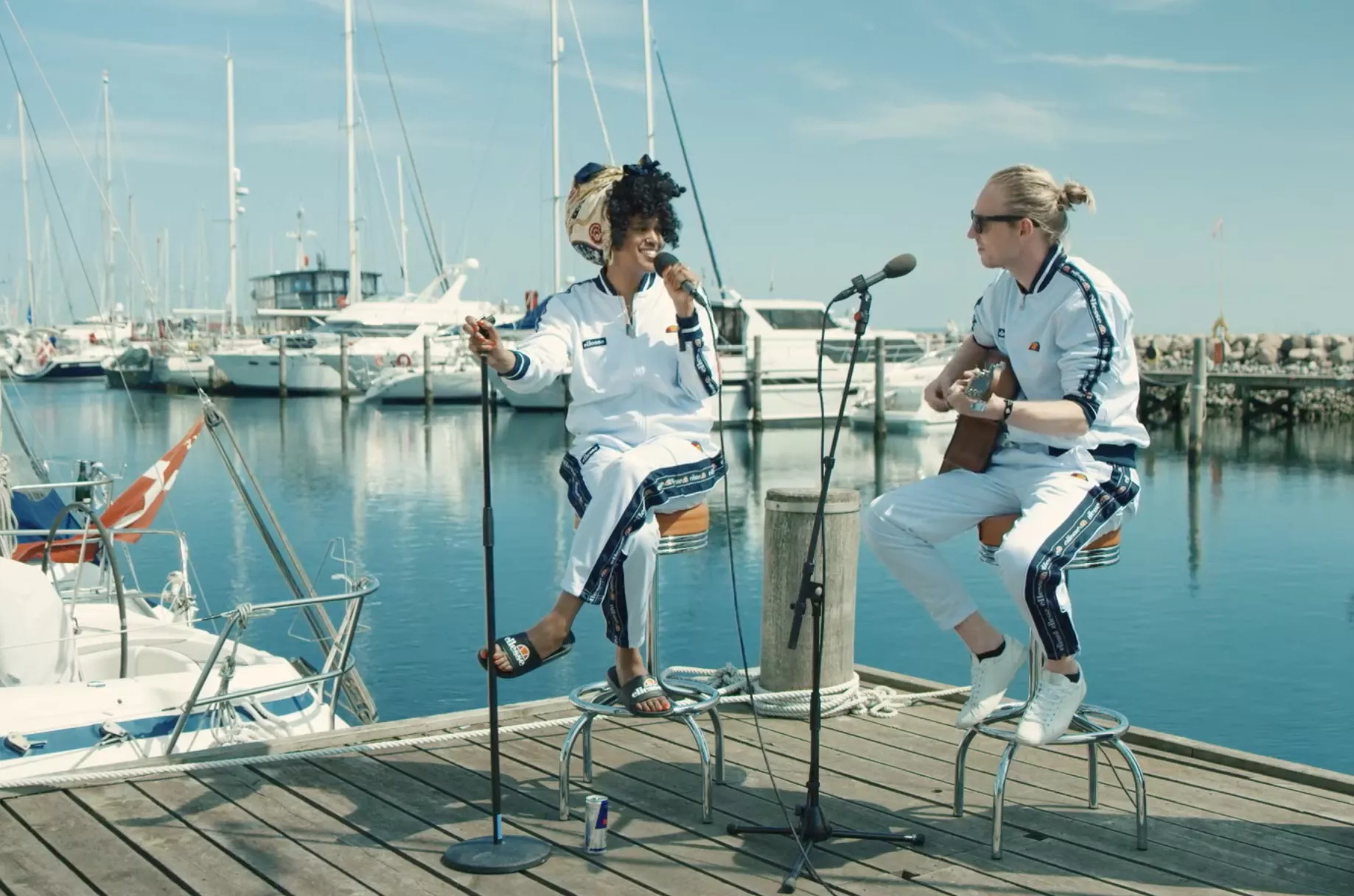 VIDEO: Iris Gold ruller hele talentet ud