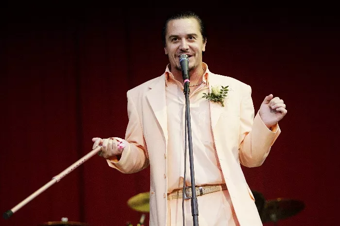 Mike Patton fortolker italiensk filmmusik