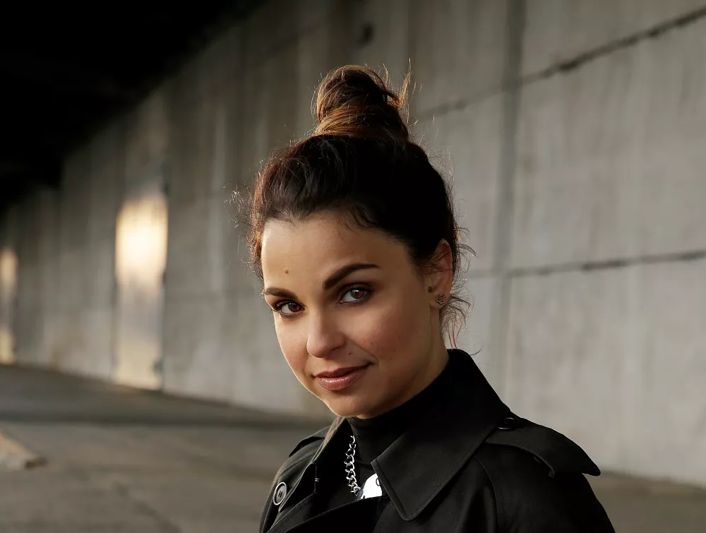 Hör Alina Devecerskis nya singel