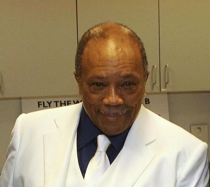 Quincy Jones fylder 80