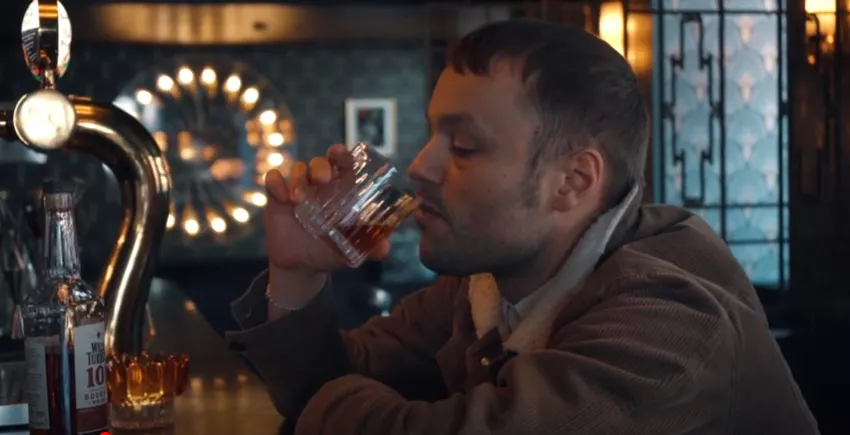 VIDEOPREMIERE: Dør Nr. 13's Lasse Storm er ung, fuld og dum