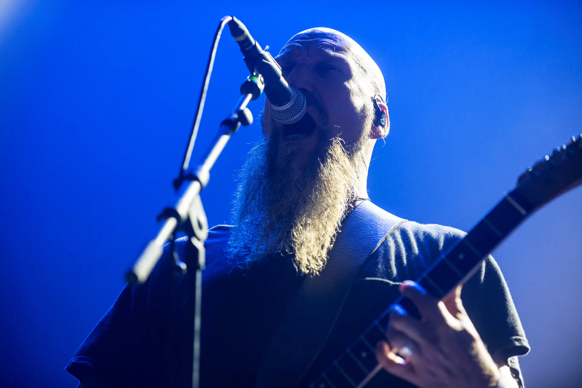 Knusende ro og afgrundsdybe flader 