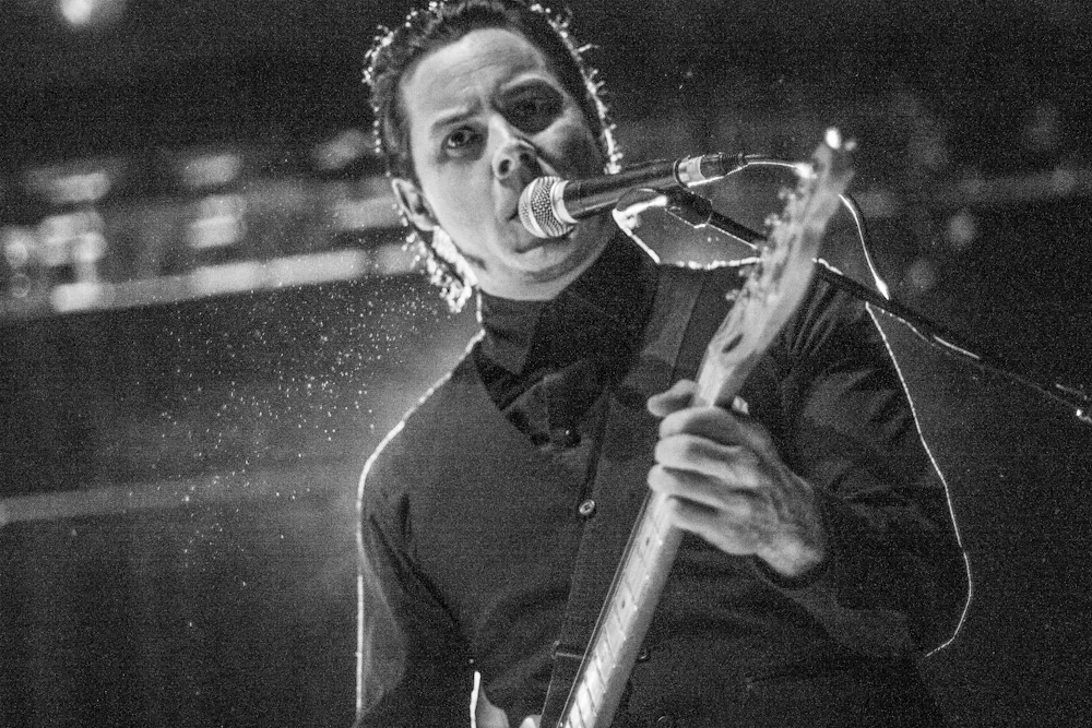 Hör smakprov från Jack Whites bisarra album