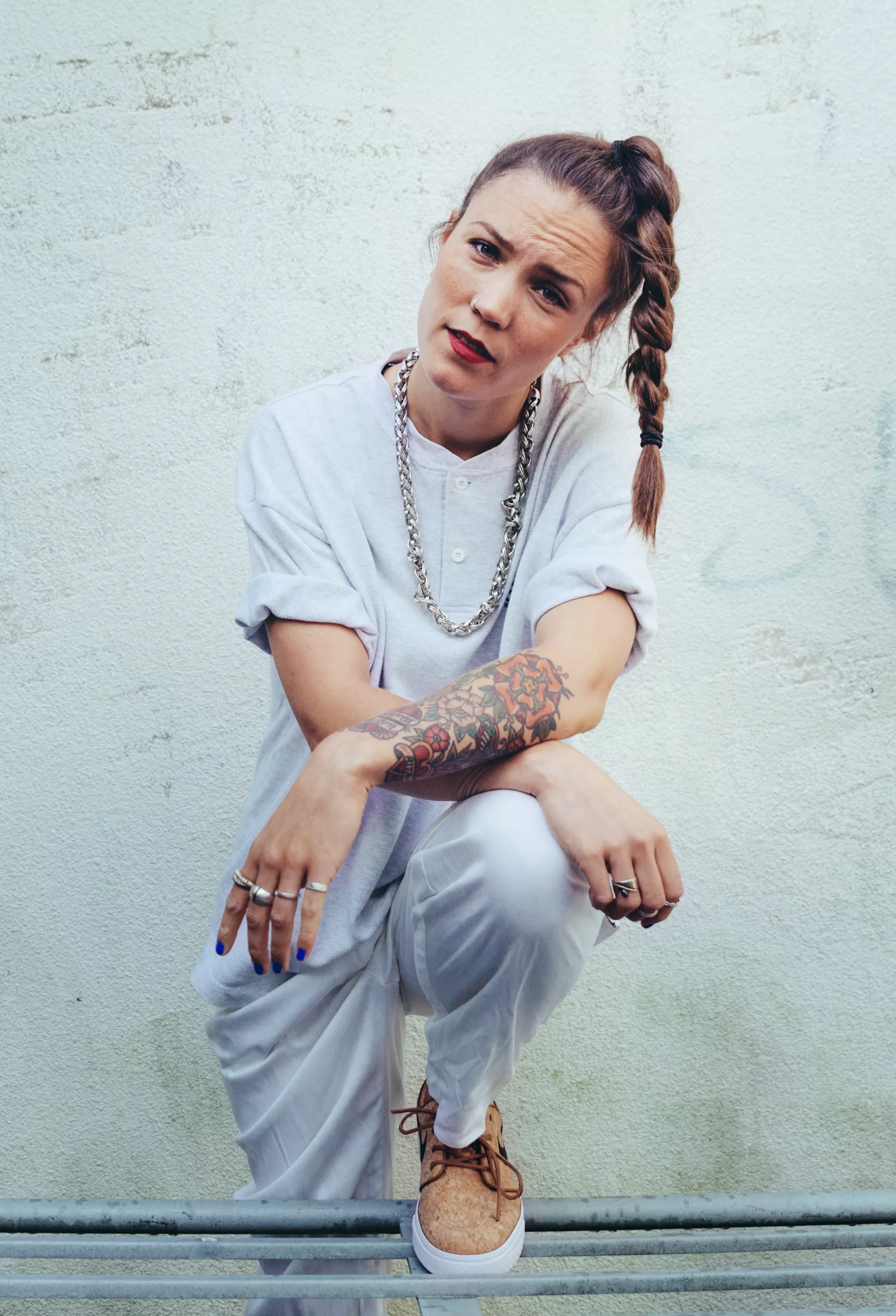 LÅTPREMIÄR: Stina Velocette & Syster Sol – Genom Allt