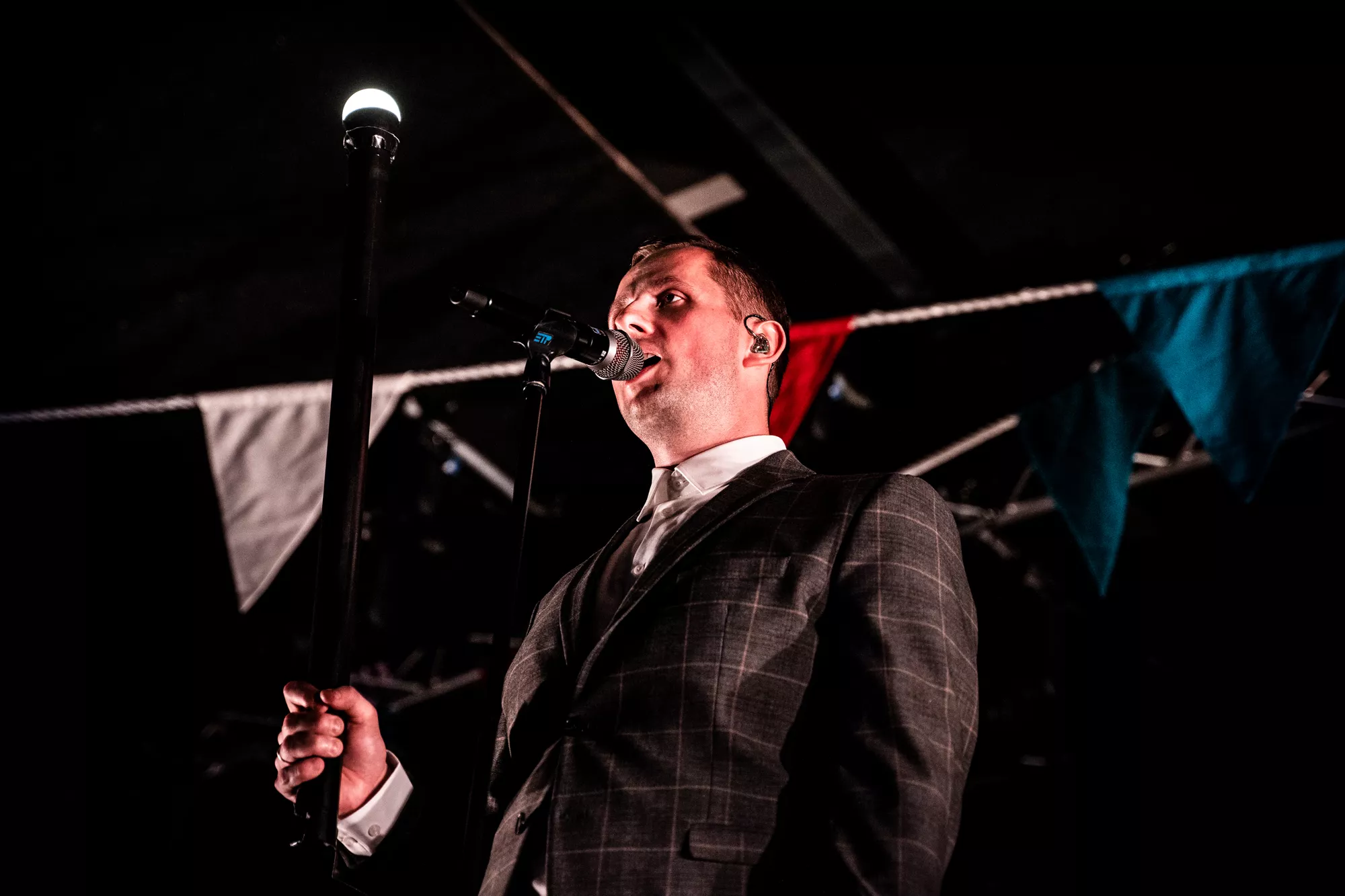 Bevidsthedsstrøm-lederen og hele den pukkelryggede kom, så og sejrede