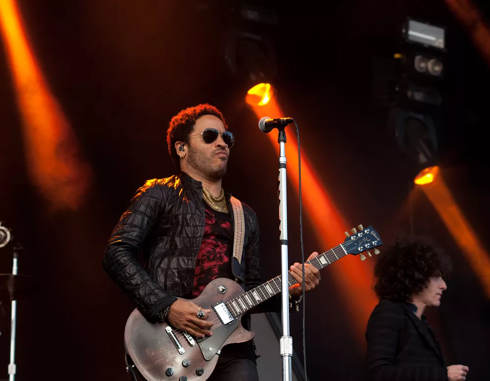 Lenny Kravitz lufter titelnummeret til sit kommende album
