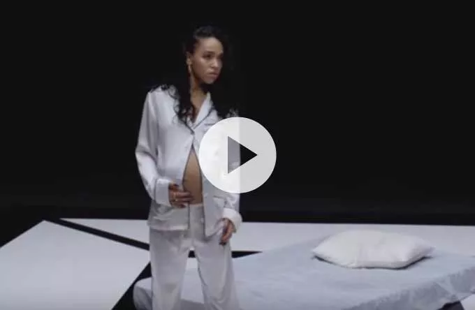Se ny, firdobbelt video fra delvis gravid FKA Twigs