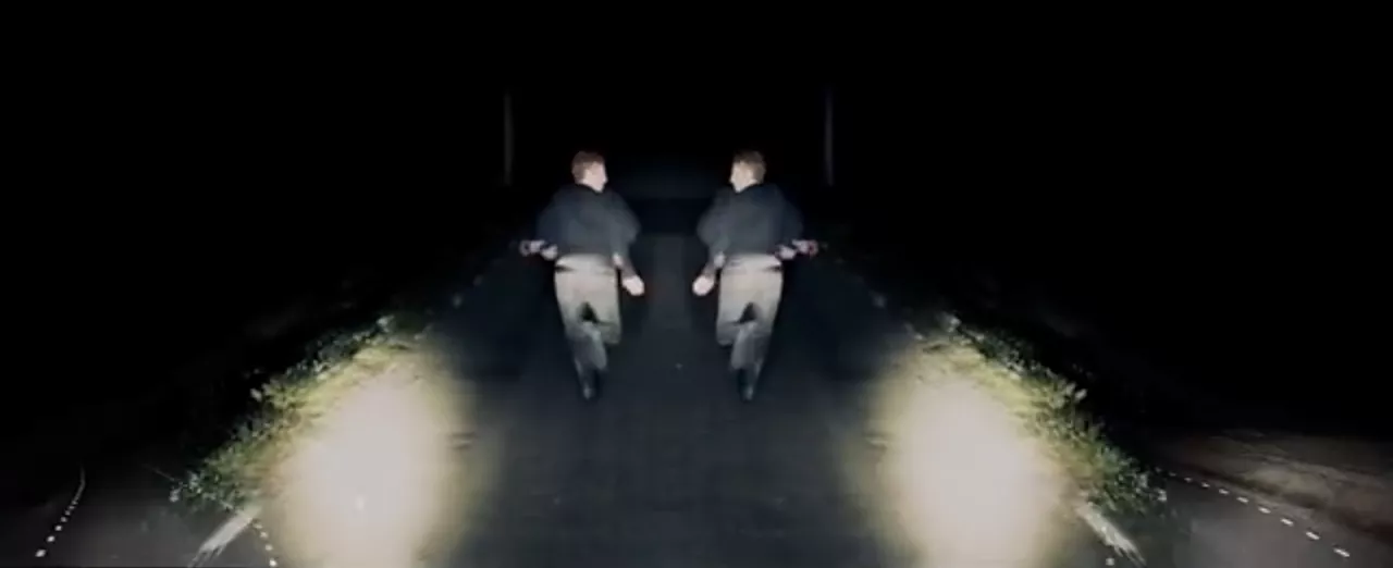 ''En pickup från 80-talet och en kokstjej från 90-talet''