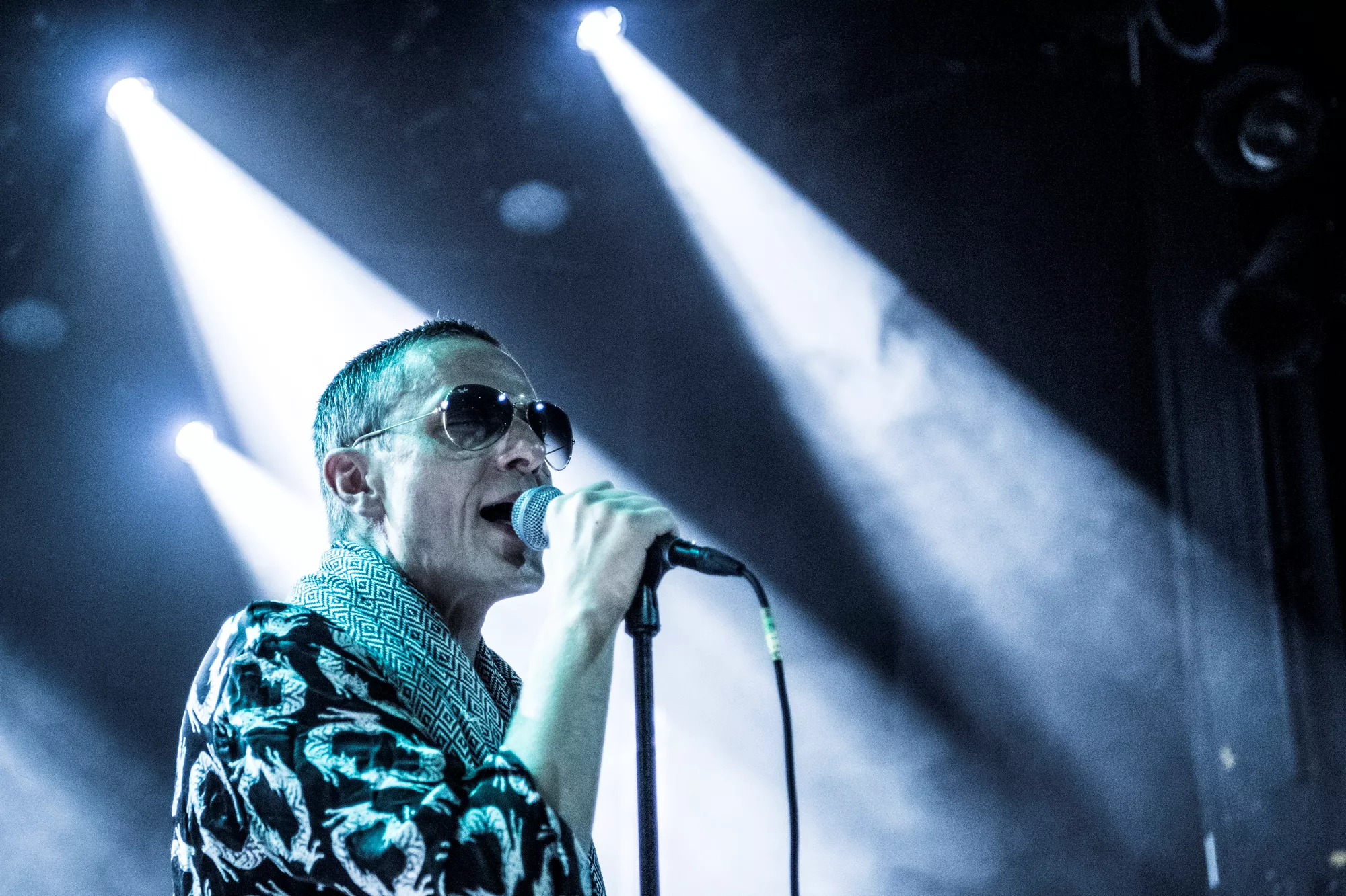 Synthorgier, stroboskoplys og store smil 