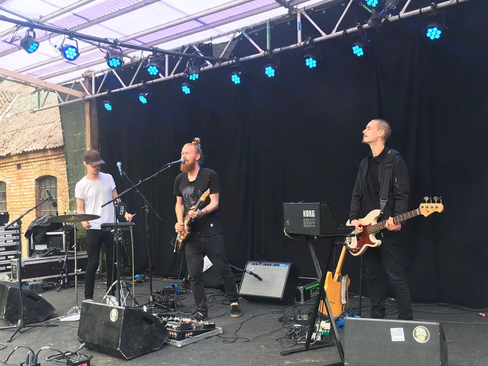 Hush Forever holdt publikum på sikker afstand