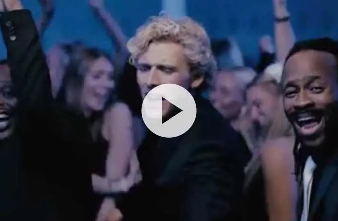 Ny video fra Christopher – kør i hans limousine hele natten