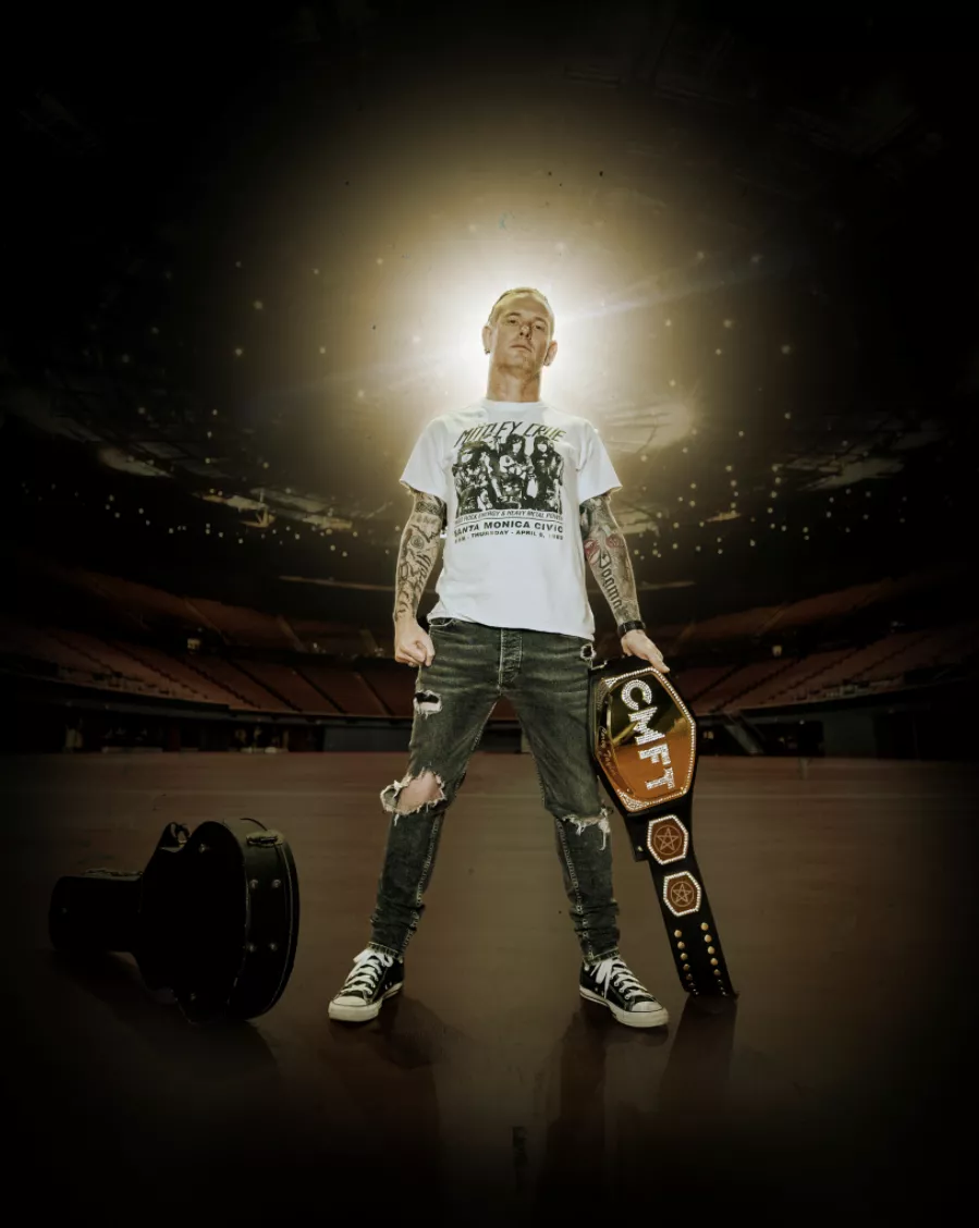 Ubehjælpeligt fanget i en metalsangers krop