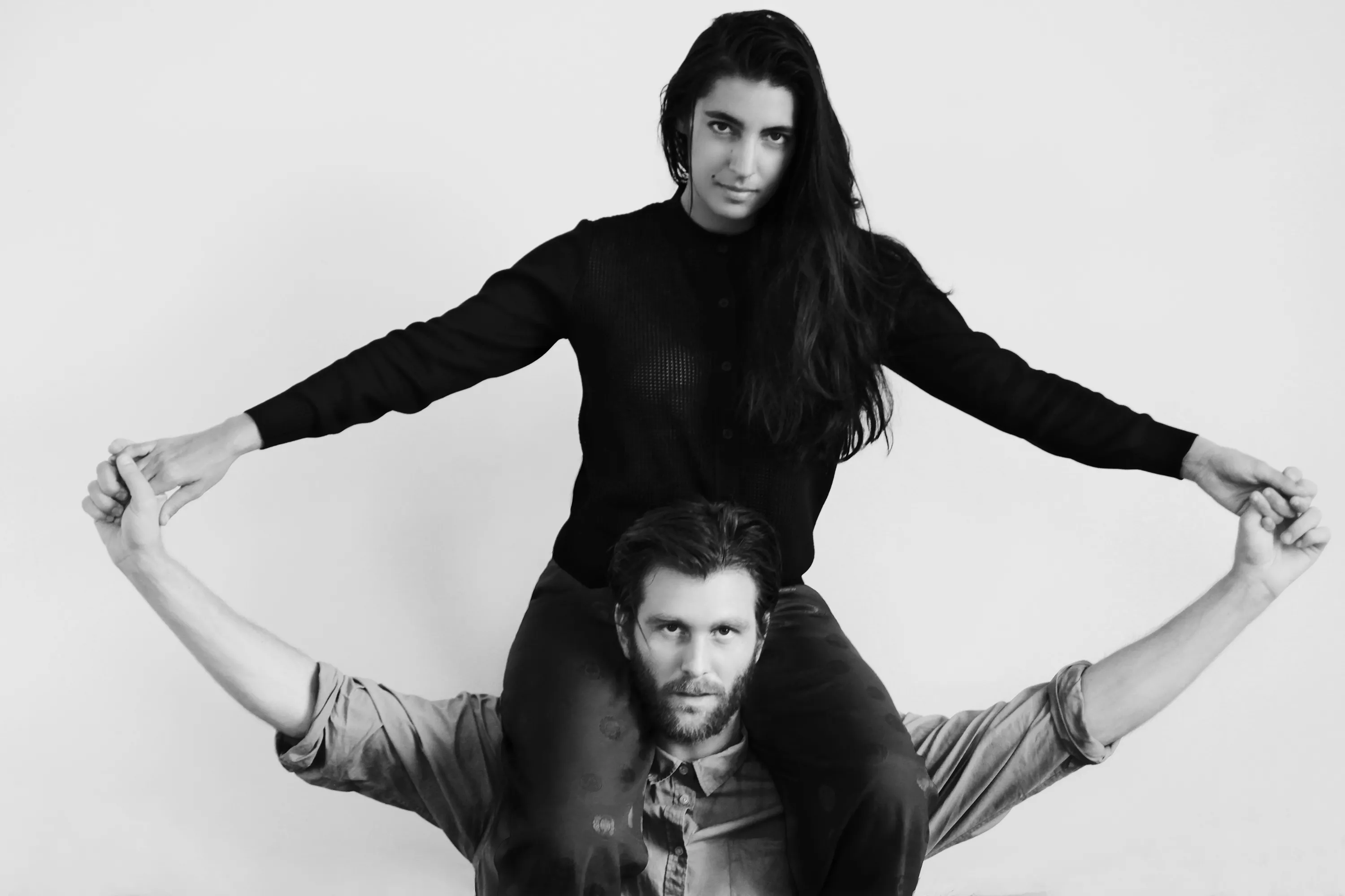 Den svenska duon får fint festivaluppdrag