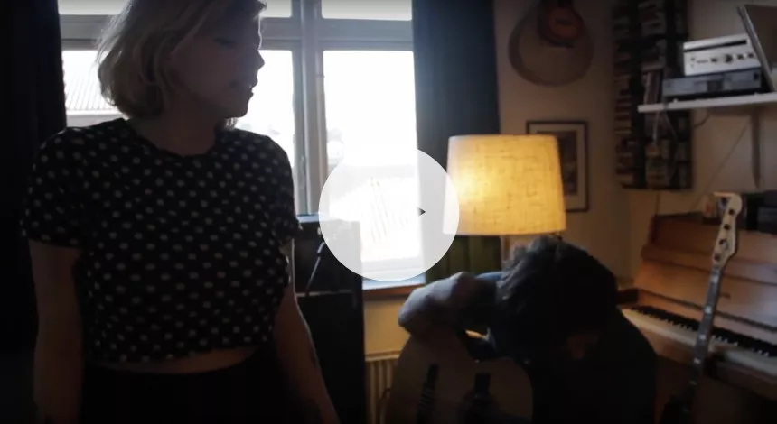 Se ny video med Katinka, der har album på vej: – At vise skrøbelighed er min styrke