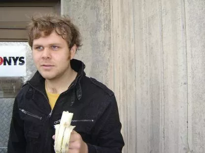 Loney, Dear til Danmark