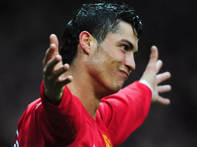 Cristiano Ronaldo synger i reklame