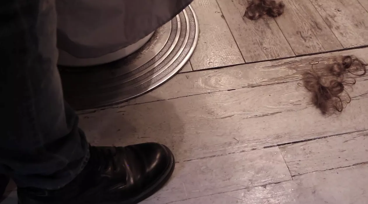 Visar en dag i fåfängans slavs liv