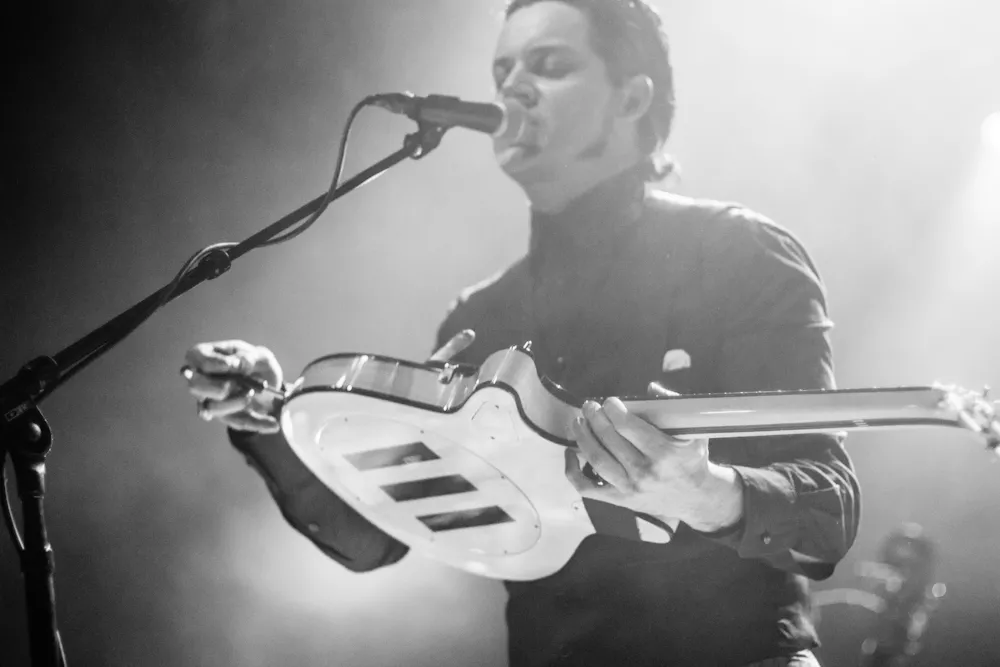 Jack White annoncerer nyt album og udgiver sang