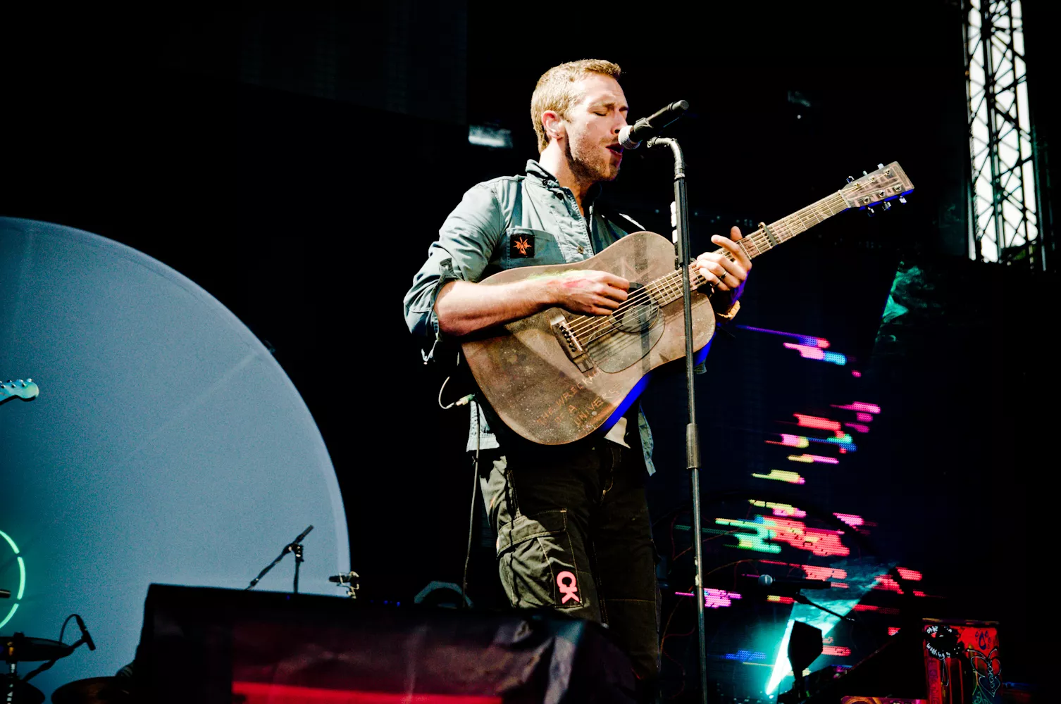 Lyt til Coldplays nye sang "Charlie Brown"