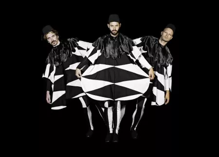 WhoMadeWho – Hvis man laver rock, er man automatisk i konkurrence med 100.000 andre bands