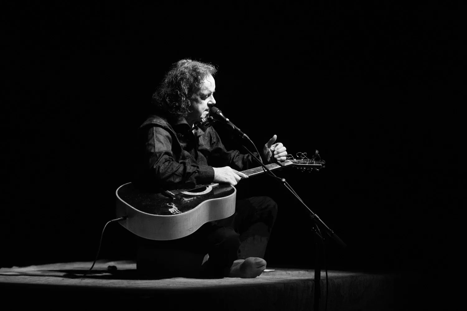 Skygger af blåt – en samtale med Donovan