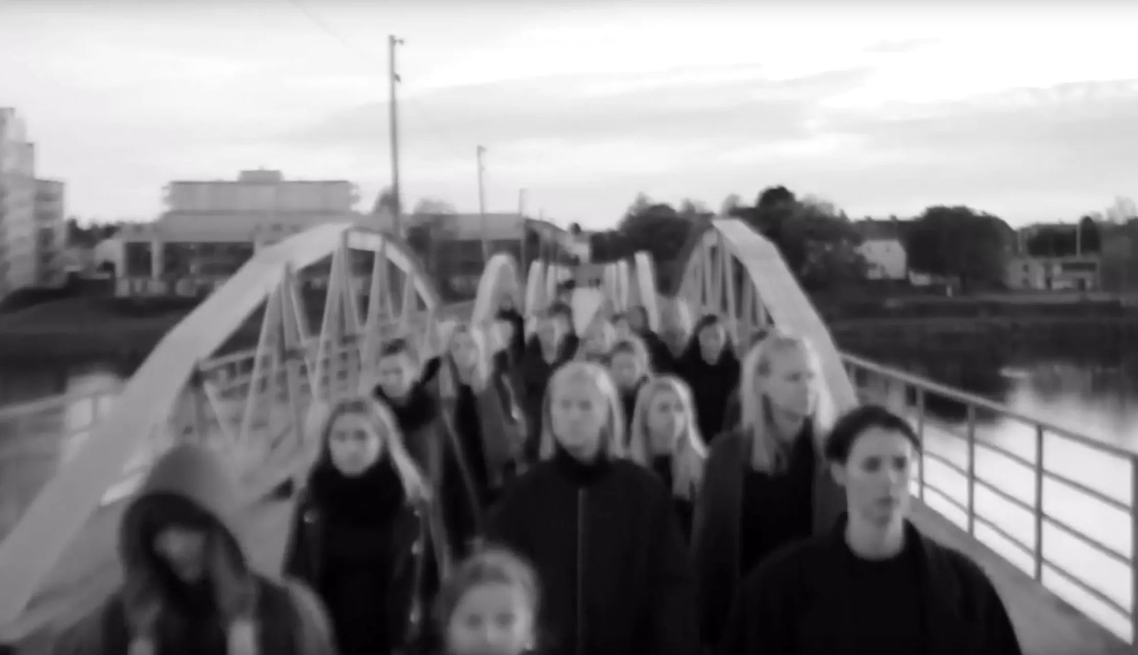 VIDEOPREMIÄR: INVSN – Immer Zu