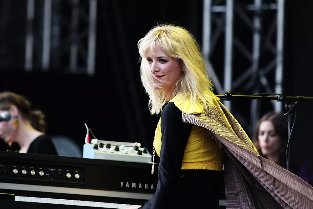 Popaganda bokar hyllad pop