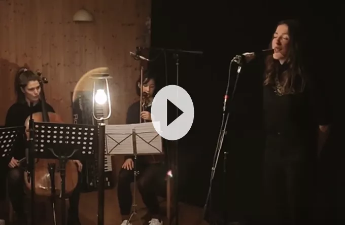 Stemningsfuld video: Danske IRAH sætter instrumenterne i fokus