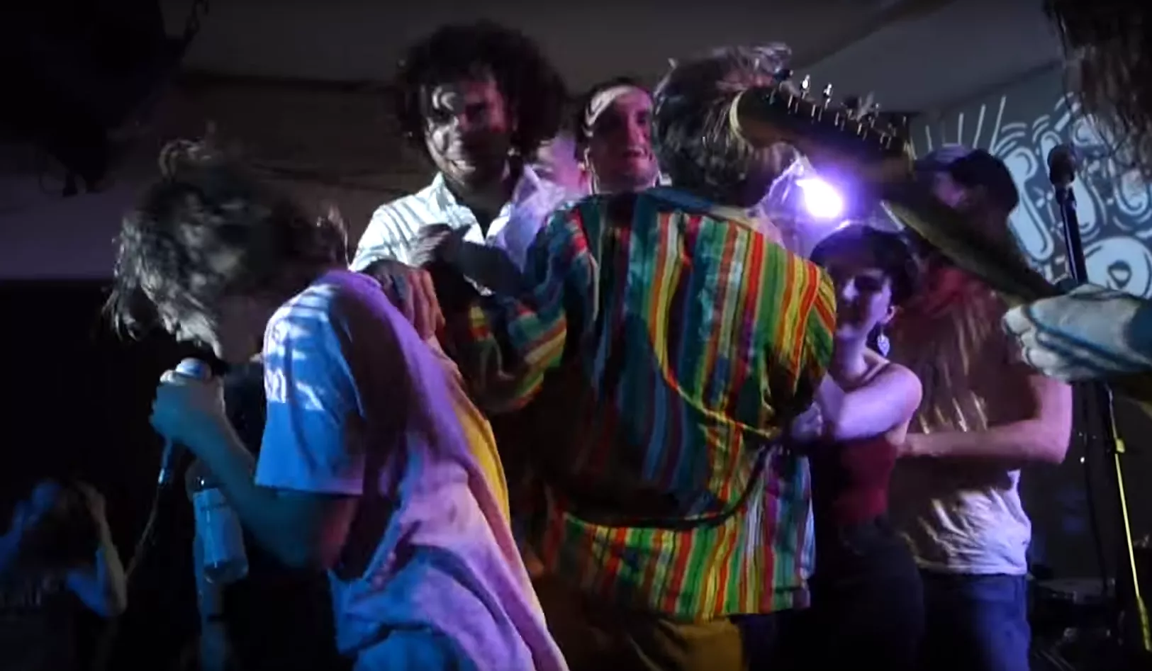 PREMIÄR: En stilstudie i livekaos