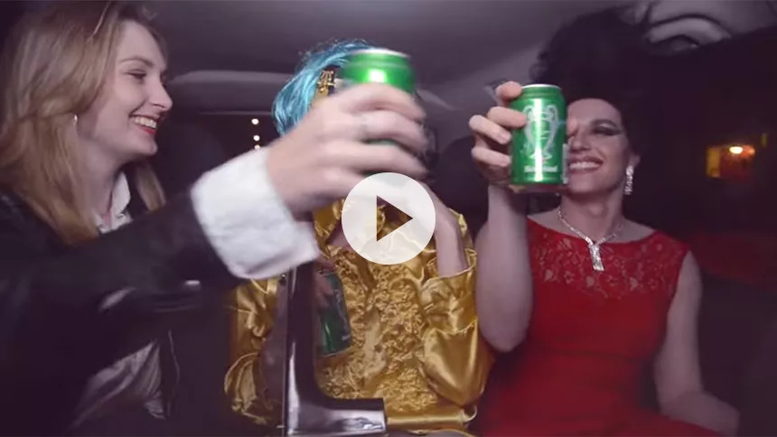 Se det britpop-glade danske band Paper Tigers hylde nattelivet i legende video