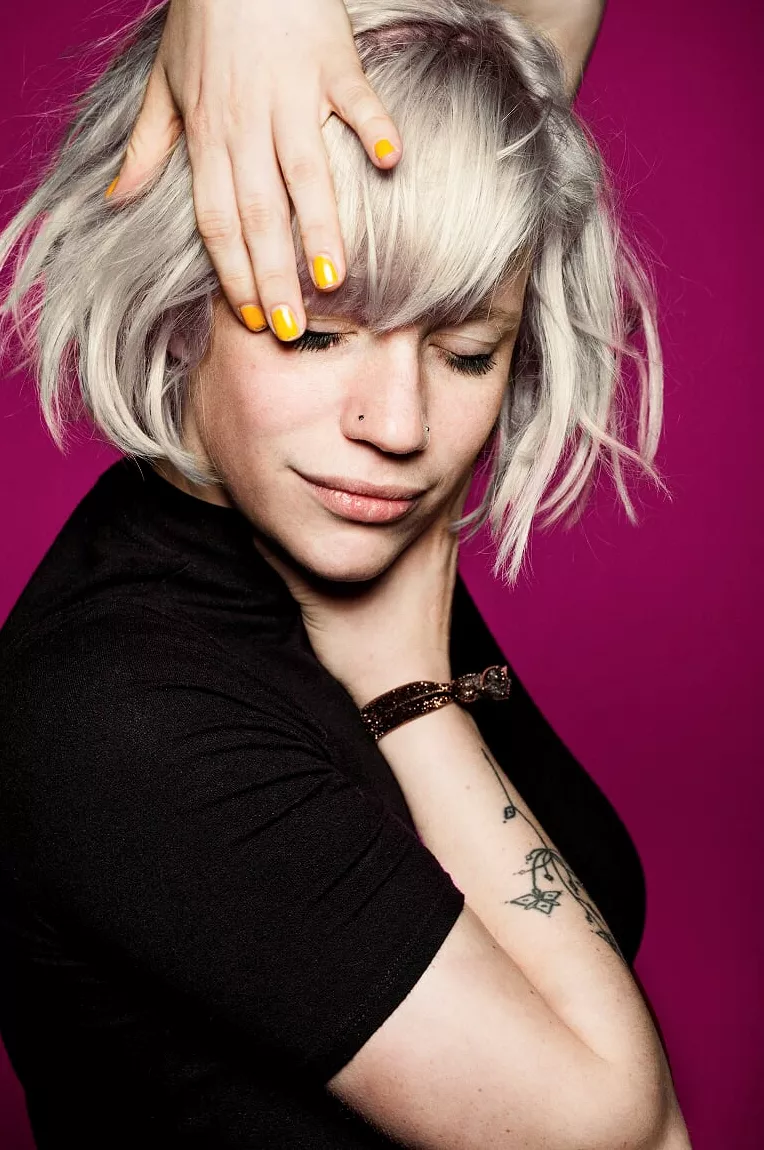 JULEKALENDER-LÅGE 23: Hør årets bedste sang ifølge Katinka