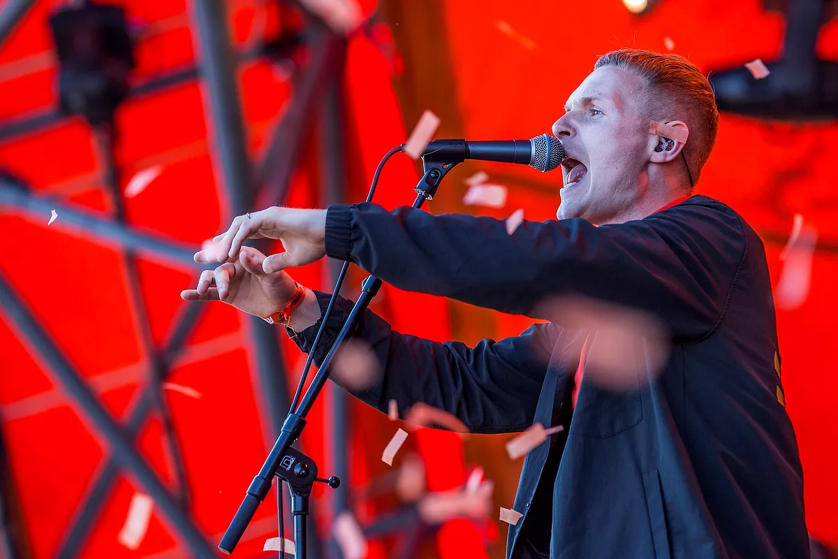 The Minds of 99 : Roskilde Festival, Orange