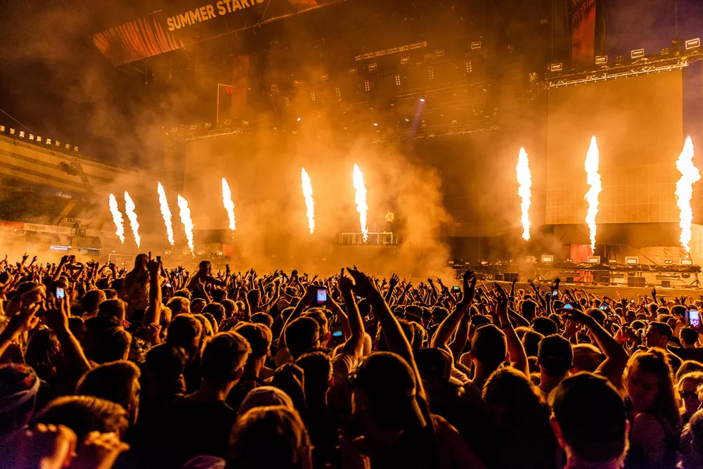 "En galen helg med världsartister, megastor scen och massor av pyro"