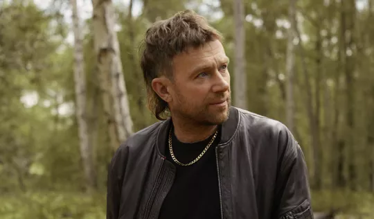 VIDEO: Se musikvideoen til Damon Albarns nyeste single