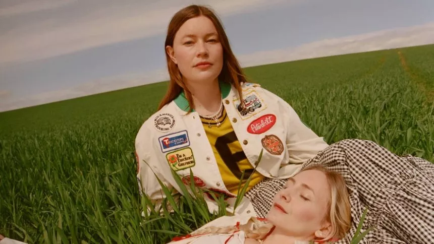 Charmerende flabede indiedebutanter