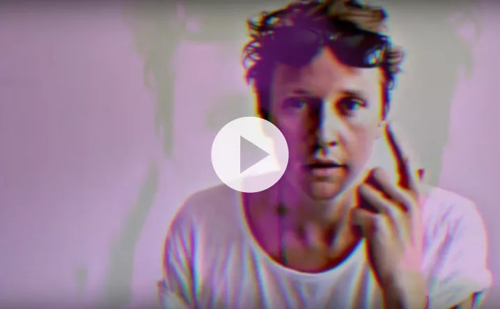 Videopremiere: Lad dig forføre af Budtz fra Stoffer & Maskinen