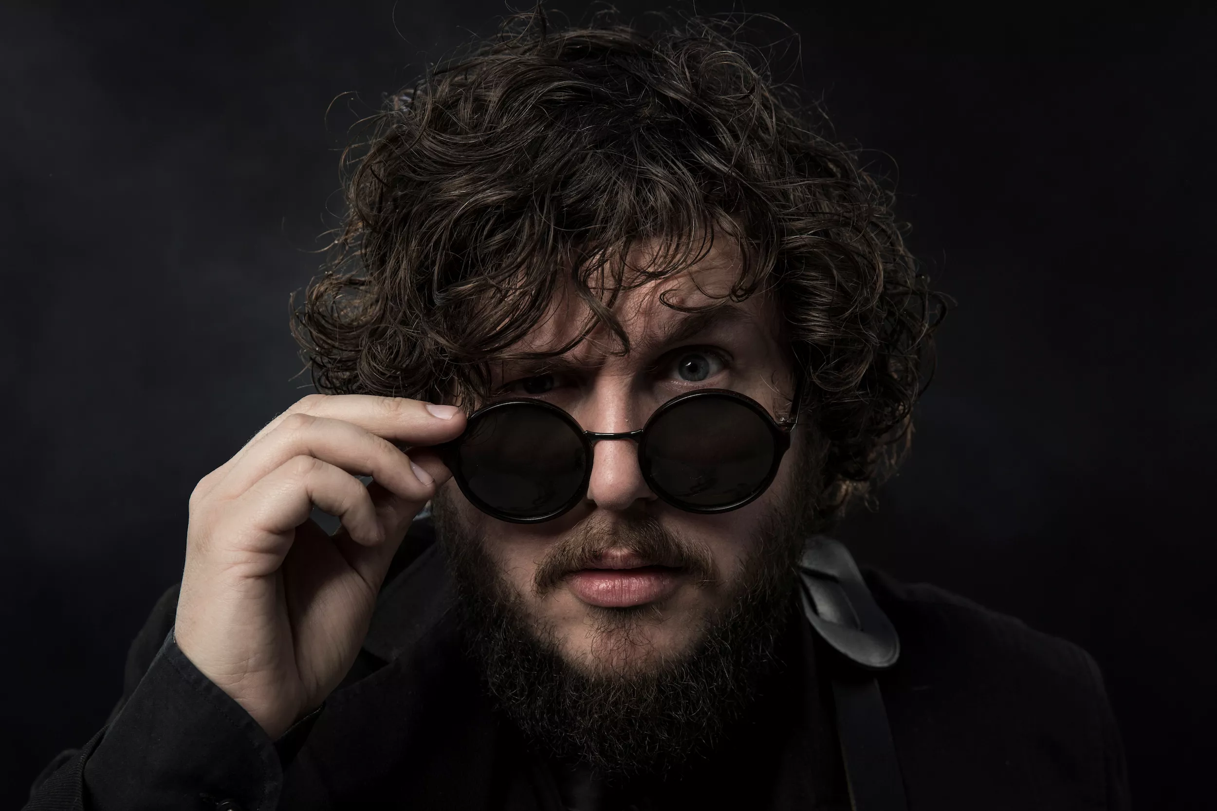 — I rocken er det mer rebelsk å være lykkelig