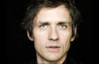 Dean Wareham spiller på Loppen